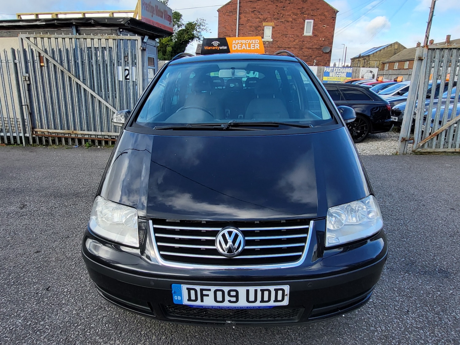 Used Volkswagen Sharan 2009 for sale - 76363998: Photo 2