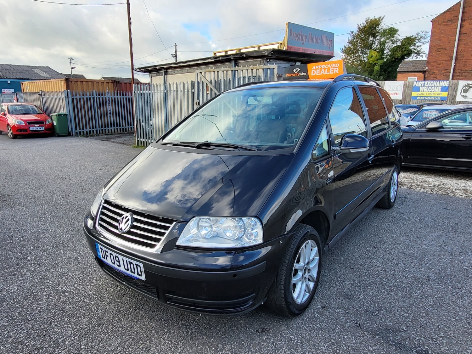 Used Volkswagen Sharan 2009 for sale - 76363998: Photo 24