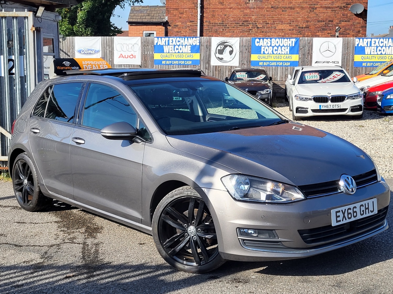 Used Volkswagen Golf 2016 for sale - 76263036: Photo 1