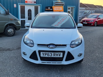 Used Ford Focus 2013 for sale - 76263363: Photo 2