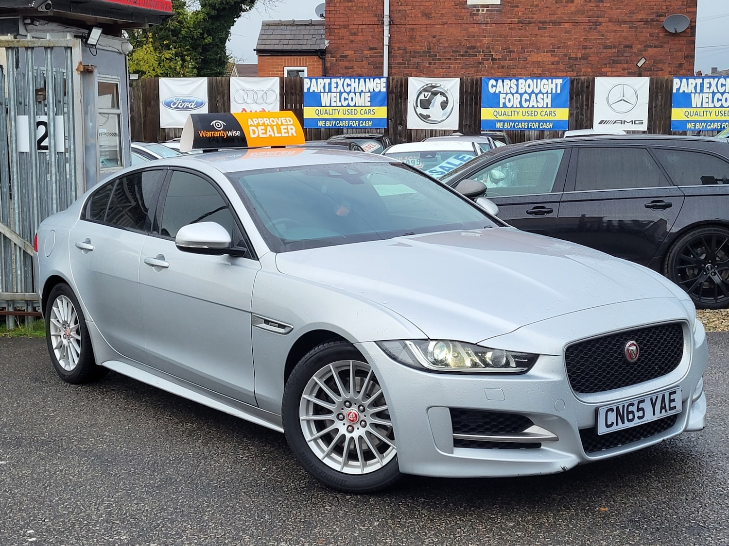 Used Jaguar XE 2015 for sale - 76541756: Photo 1
