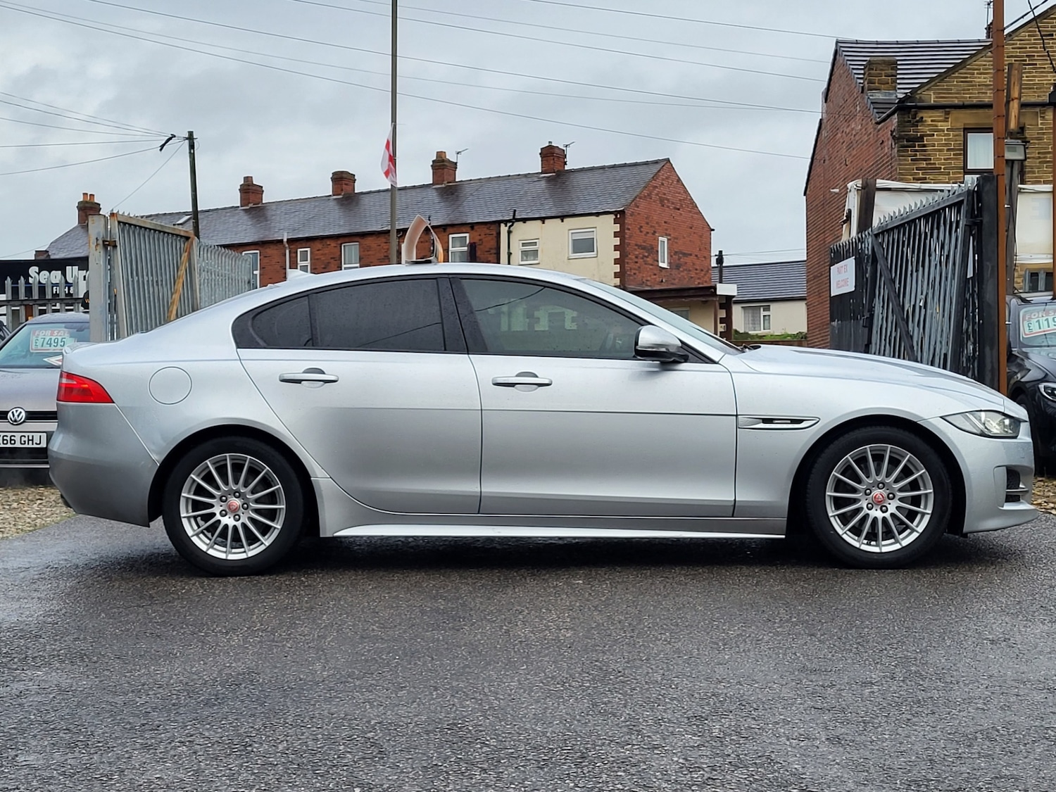 Used Jaguar XE 2015 for sale - 76541756: Photo 16