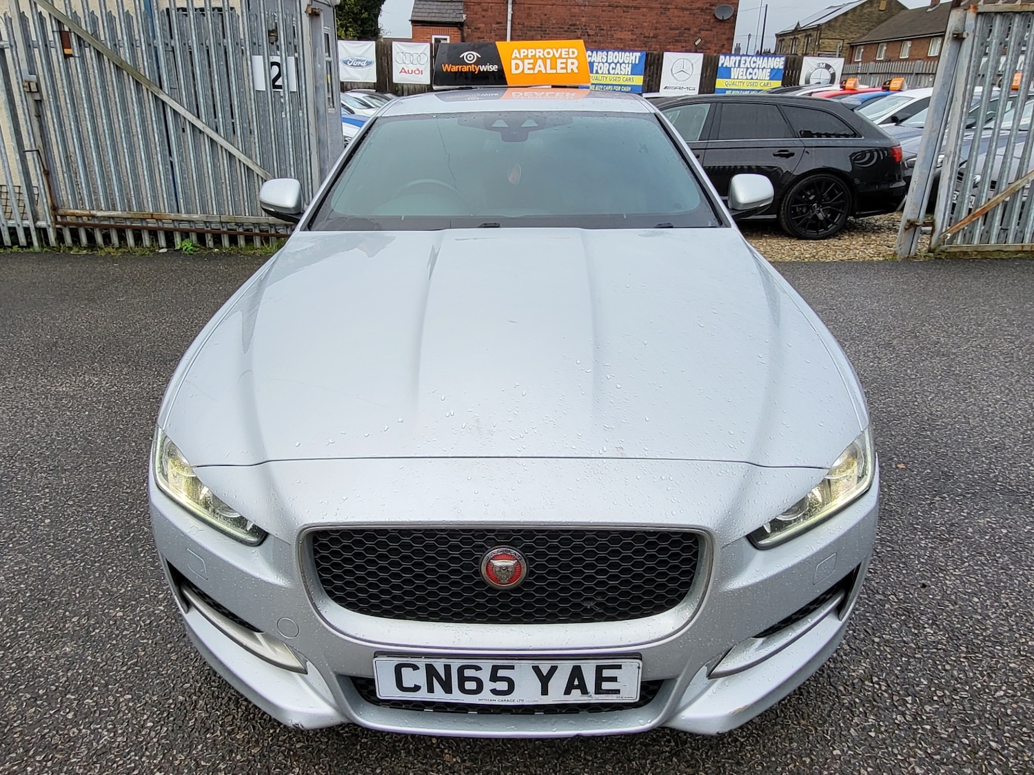 Used Jaguar XE 2015 for sale - 76541756: Photo 2