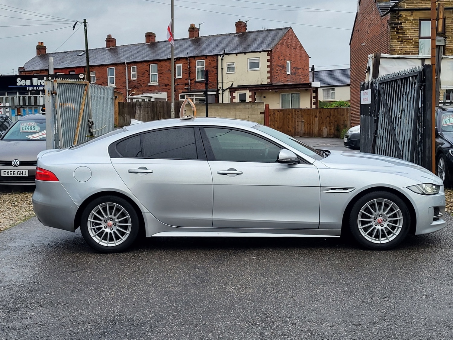 Used Jaguar XE 2015 for sale - 76541756: Photo 4