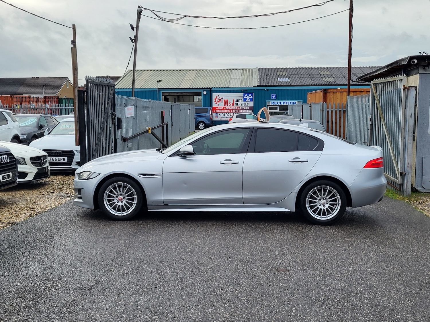 Used Jaguar XE 2015 for sale - 76541756: Photo 5