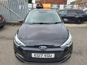 Used Hyundai i20 2017 for sale - 76234457: Photo