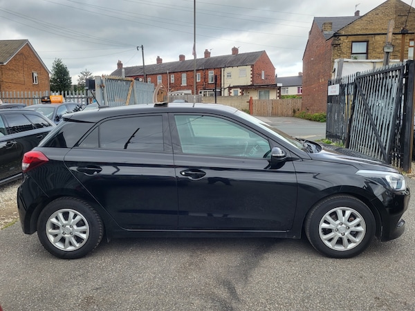 Used Hyundai i20 2017 for sale - 76234457: Photo 4