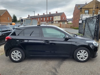 Used Hyundai i20 2017 for sale - 76234457: Photo