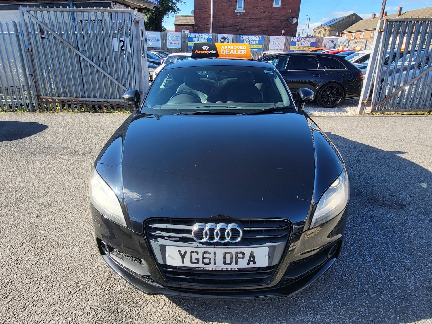 Used Audi TT 2011 for sale - 76234232: Photo 2