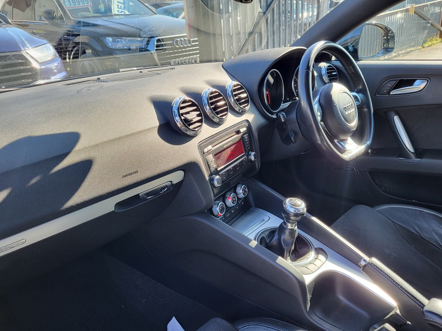 Used Audi TT 2011 for sale - 76234232: Photo 8