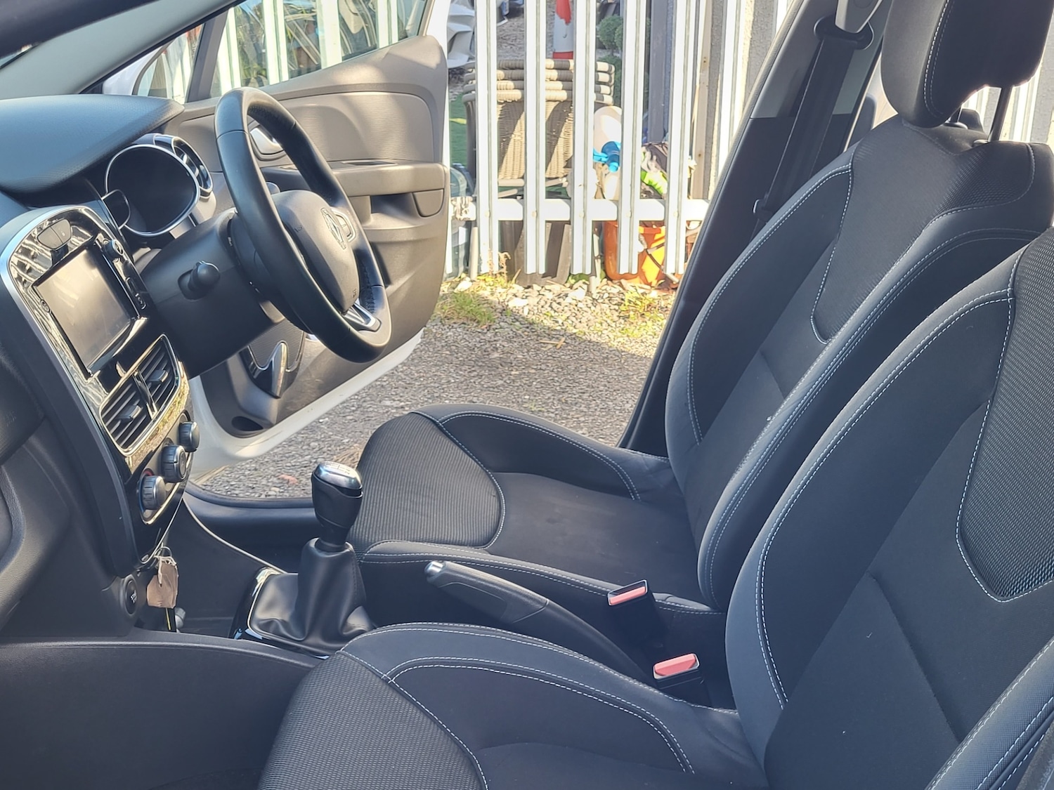 Used Renault Clio 2018 for sale - 76651185: Photo 19