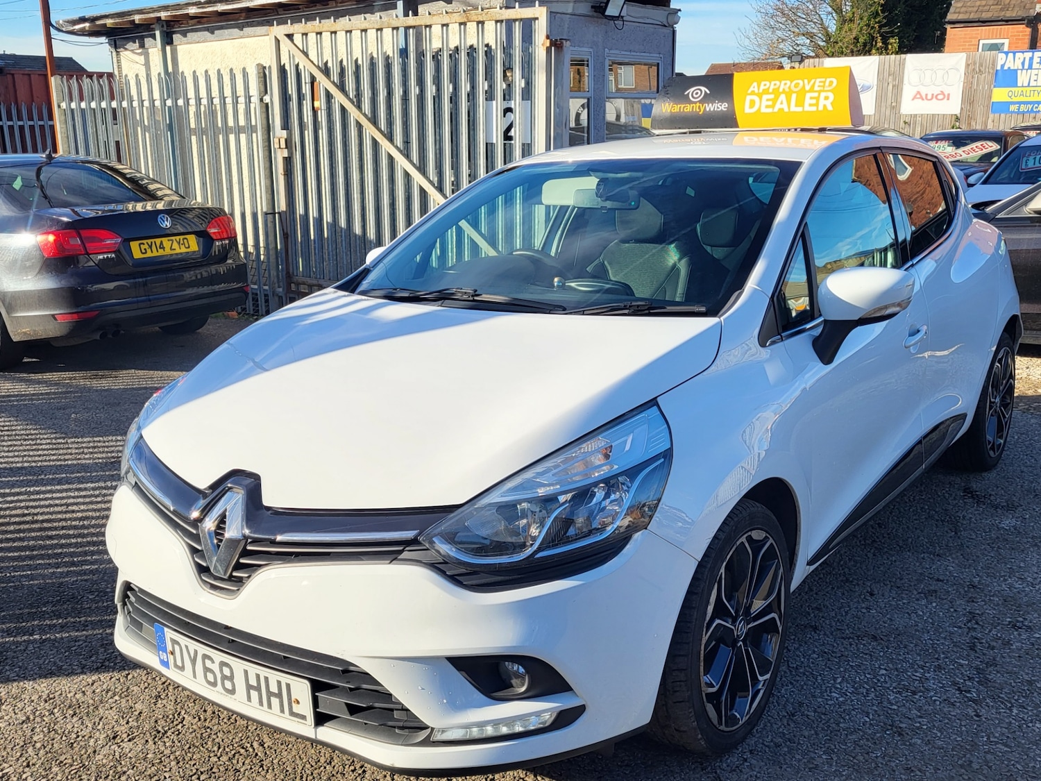 Used Renault Clio 2018 for sale - 76651185: Photo 27