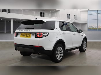 Used Land Rover Discovery Sport 2016 for sale - 76476994: Photo