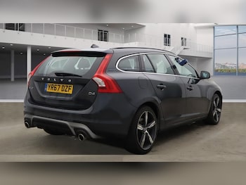 Used Volvo V60 2017 for sale - 76625740: Photo