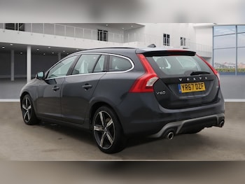 Used Volvo V60 2017 for sale - 76625740: Photo