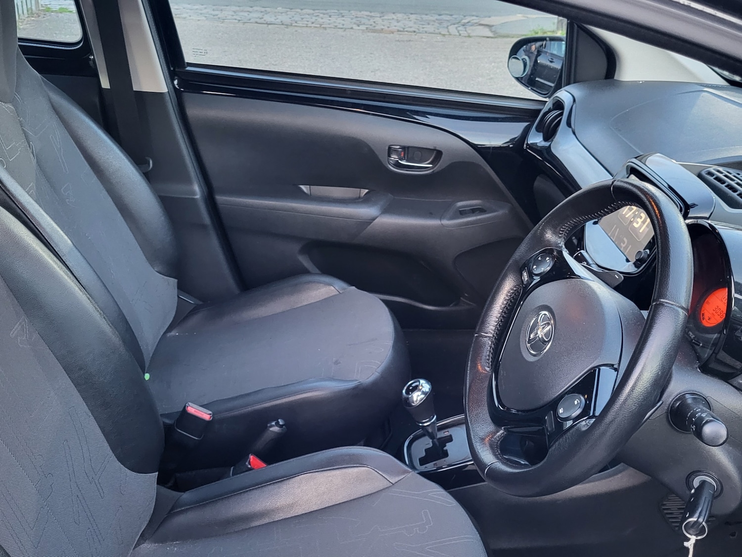 Used Toyota AYGO 2016 for sale - 76426653: Photo 16