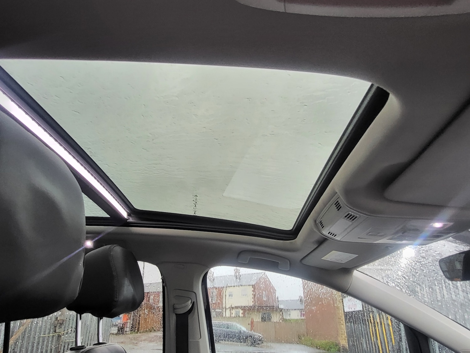 Used Volkswagen Touran 2017 for sale - 76231981: Photo 6