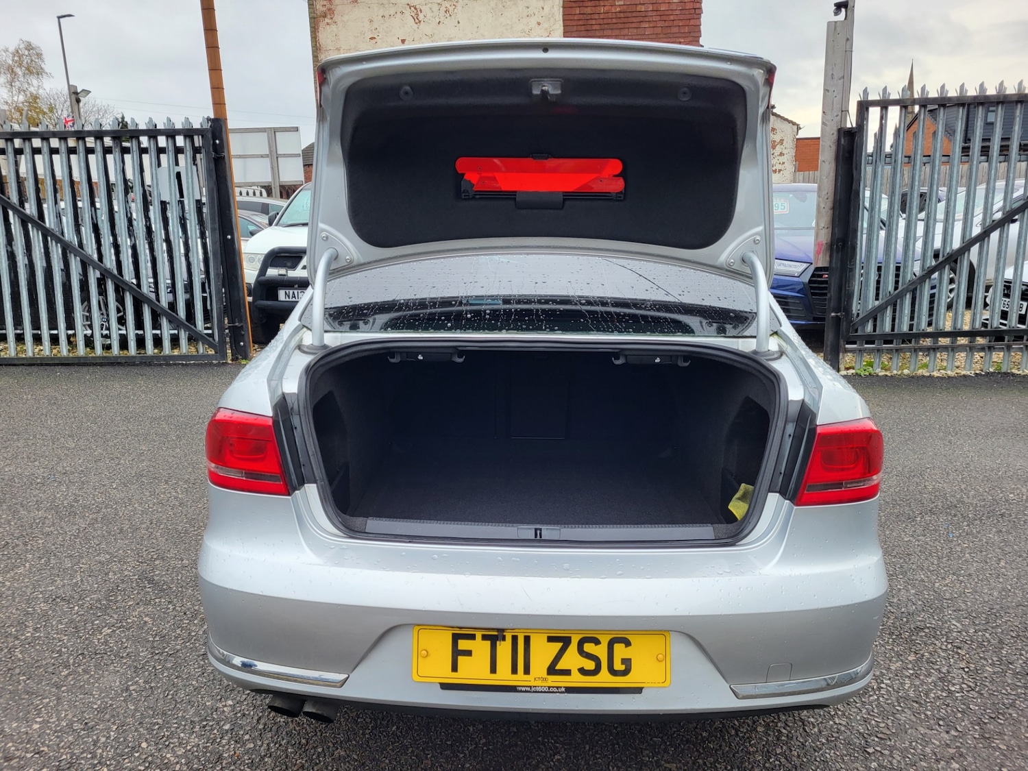 Used Volkswagen Passat 2011 for sale - 76663090: Photo 10