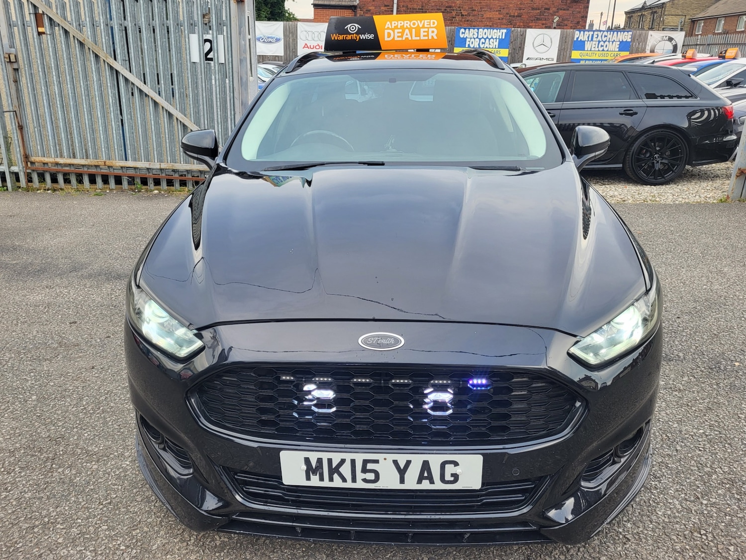 Used Ford Mondeo 2015 for sale - 76232197: Photo 2