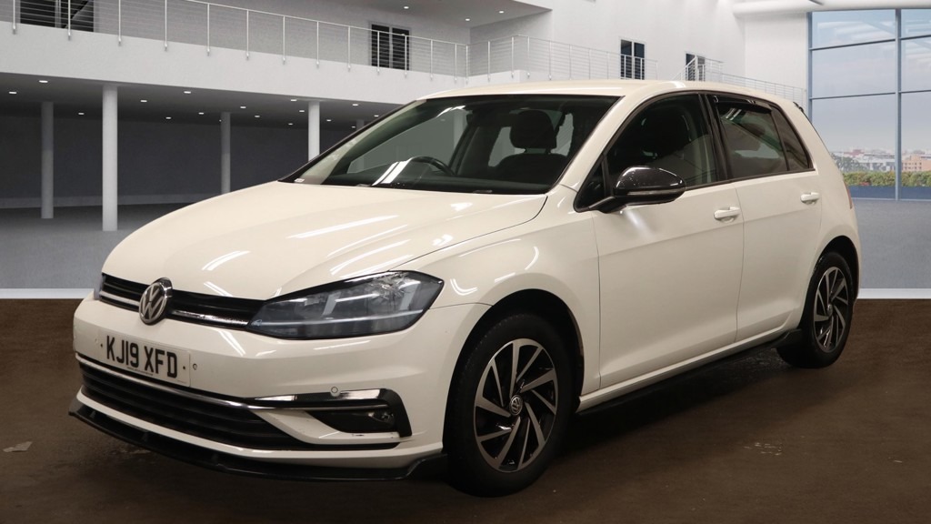 Used Volkswagen Golf 2019 for sale - 76682997: Photo 2