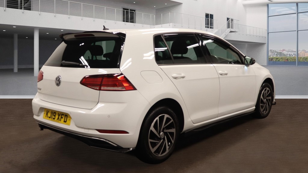 Used Volkswagen Golf 2019 for sale - 76682997: Photo 4