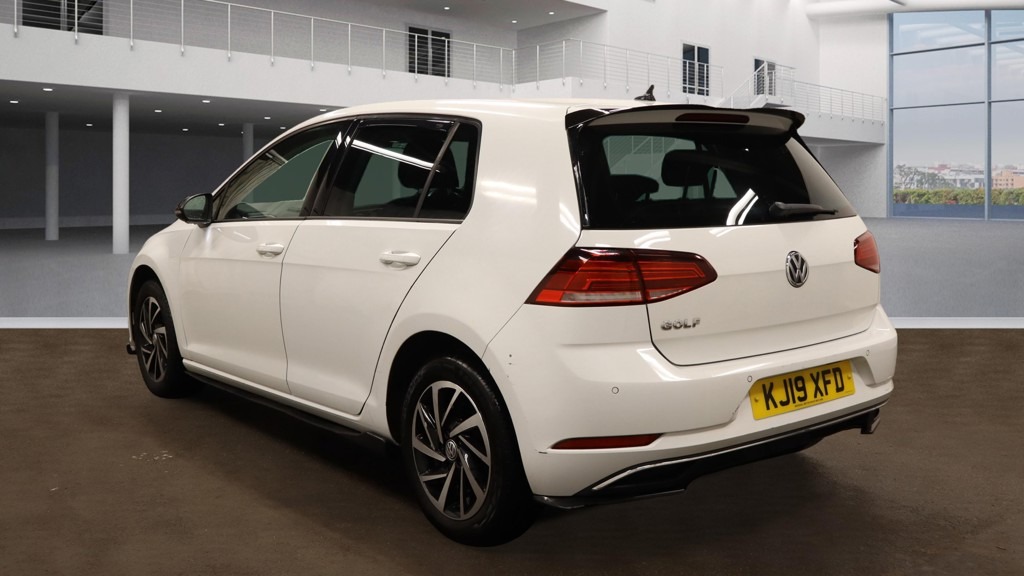Used Volkswagen Golf 2019 for sale - 76682997: Photo 5