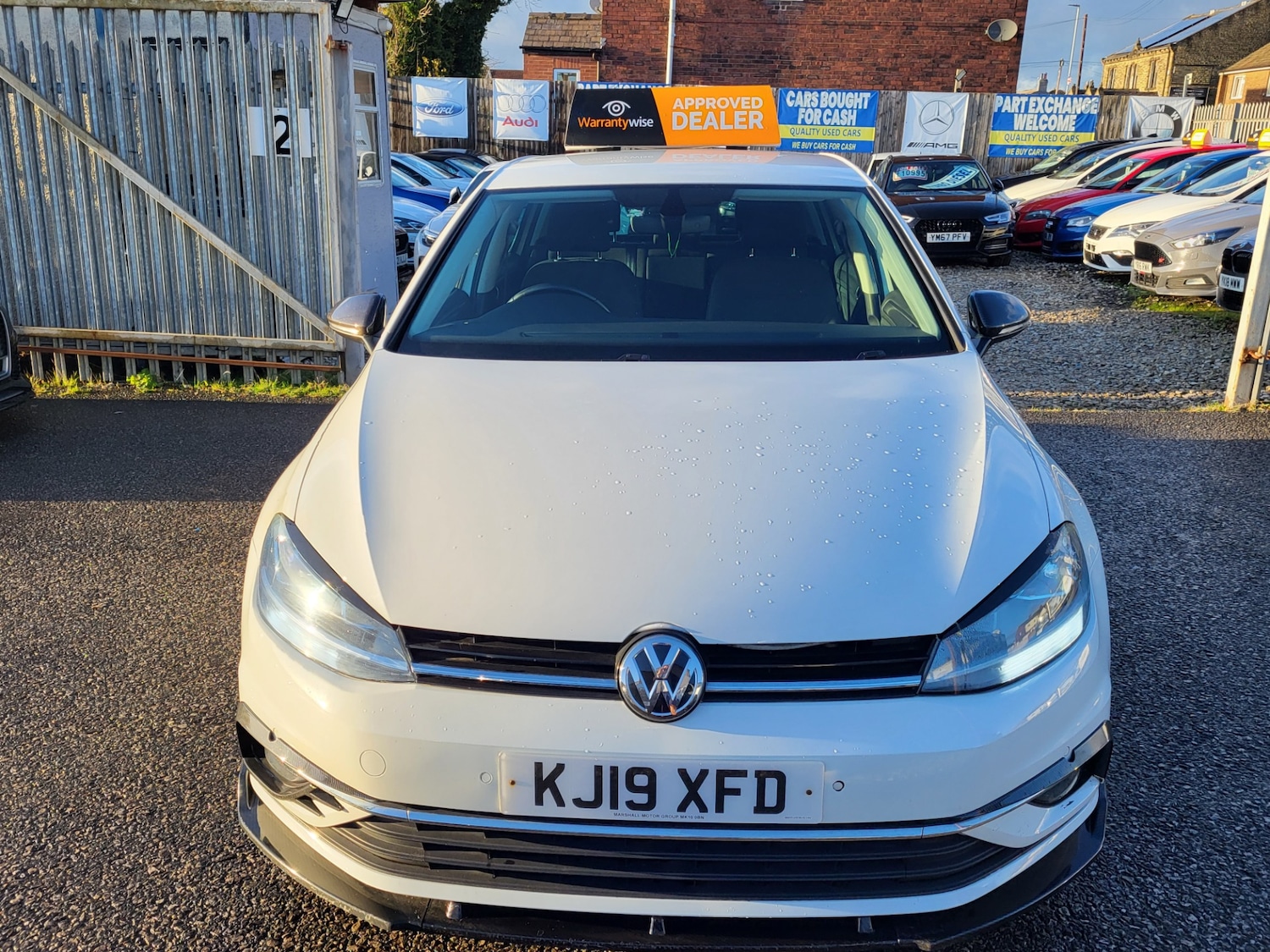 Used Volkswagen Golf 2019 for sale - 76736782: Photo 2