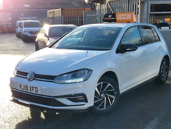 Used Volkswagen Golf 2019 for sale - 76736782: Photo