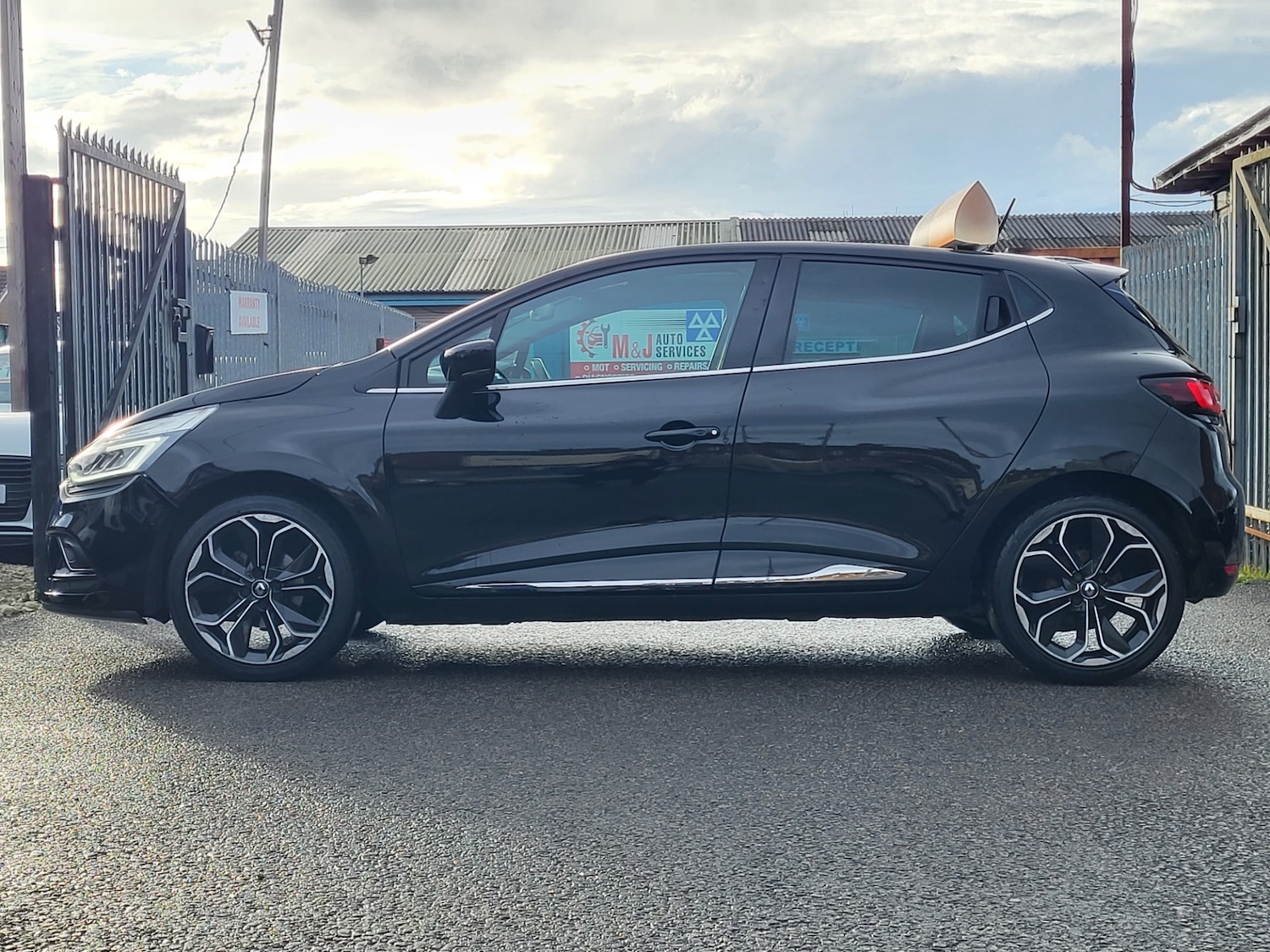 Used Renault Clio 2018 for sale - 76694385: Photo 19