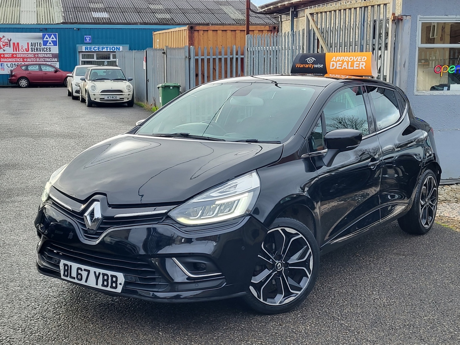 Used Renault Clio 2018 for sale - 76694385: Photo 3