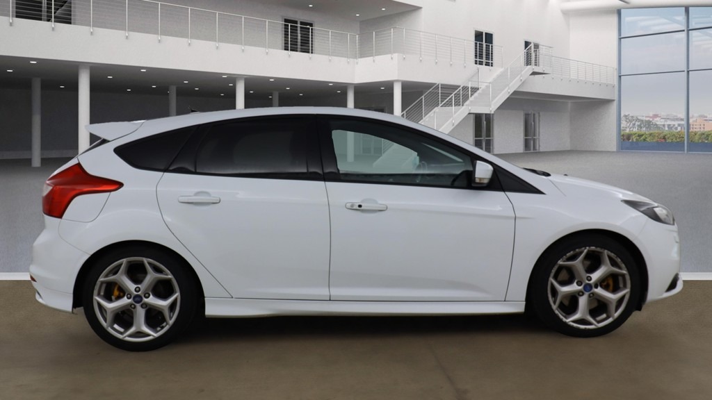 Used Ford Focus 2013 for sale - 76263426: Photo 3
