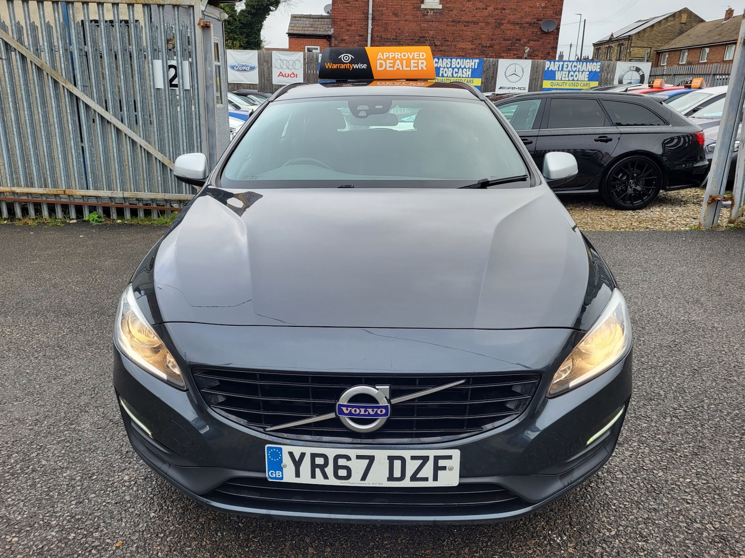 Used Volvo V60 2017 for sale - 76663686: Photo 2