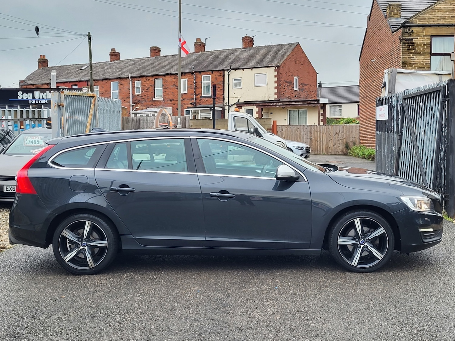Used Volvo V60 2017 for sale - 76663686: Photo 4