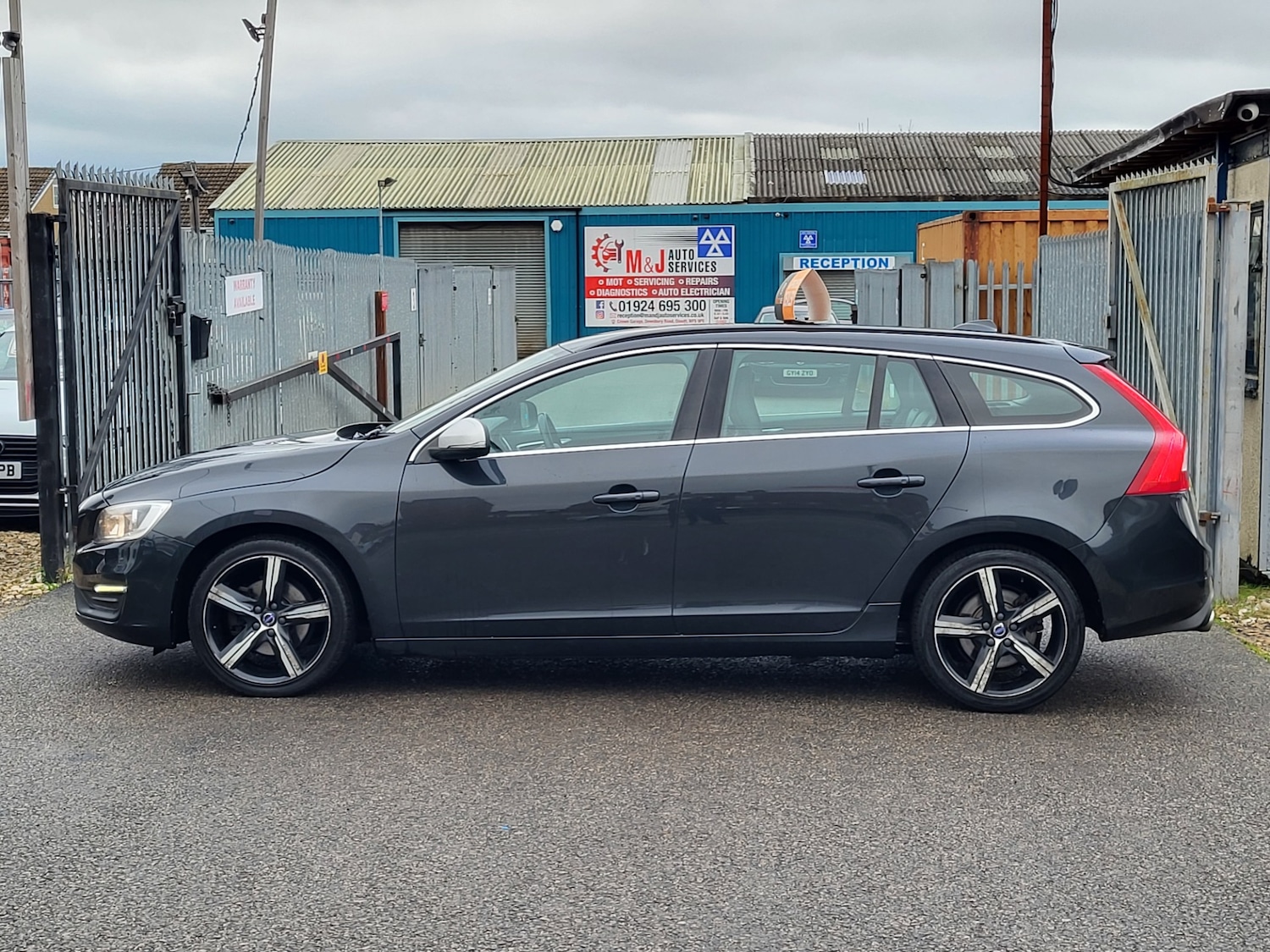 Used Volvo V60 2017 for sale - 76663686: Photo 5