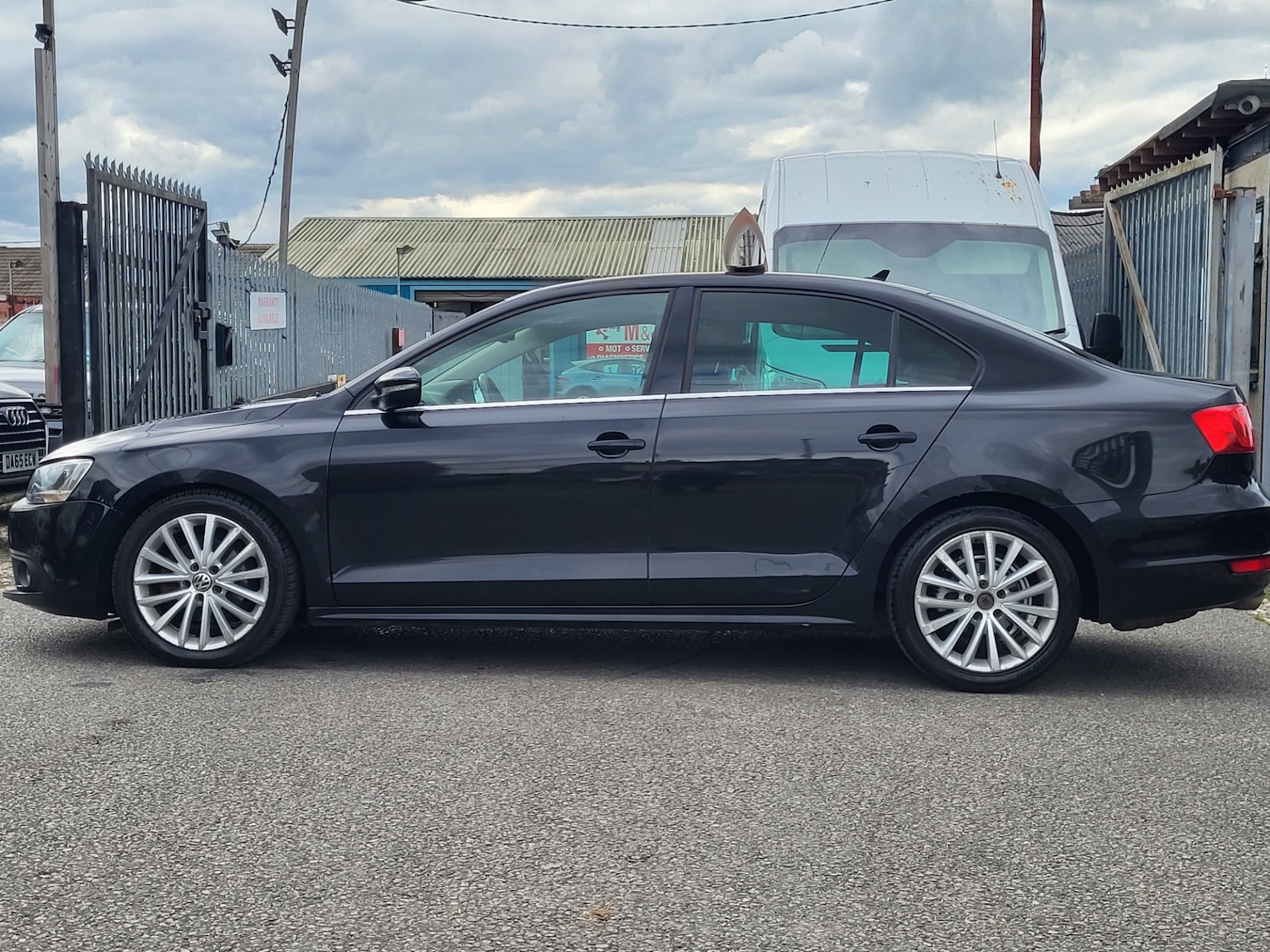 Used Volkswagen Jetta 2014 for sale - 76232855: Photo 16