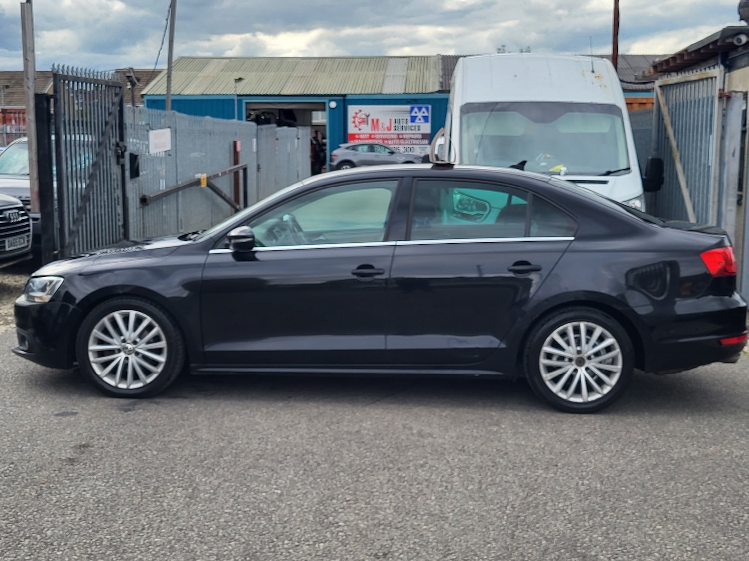 Used Volkswagen Jetta 2014 for sale - 76232855: Photo 5