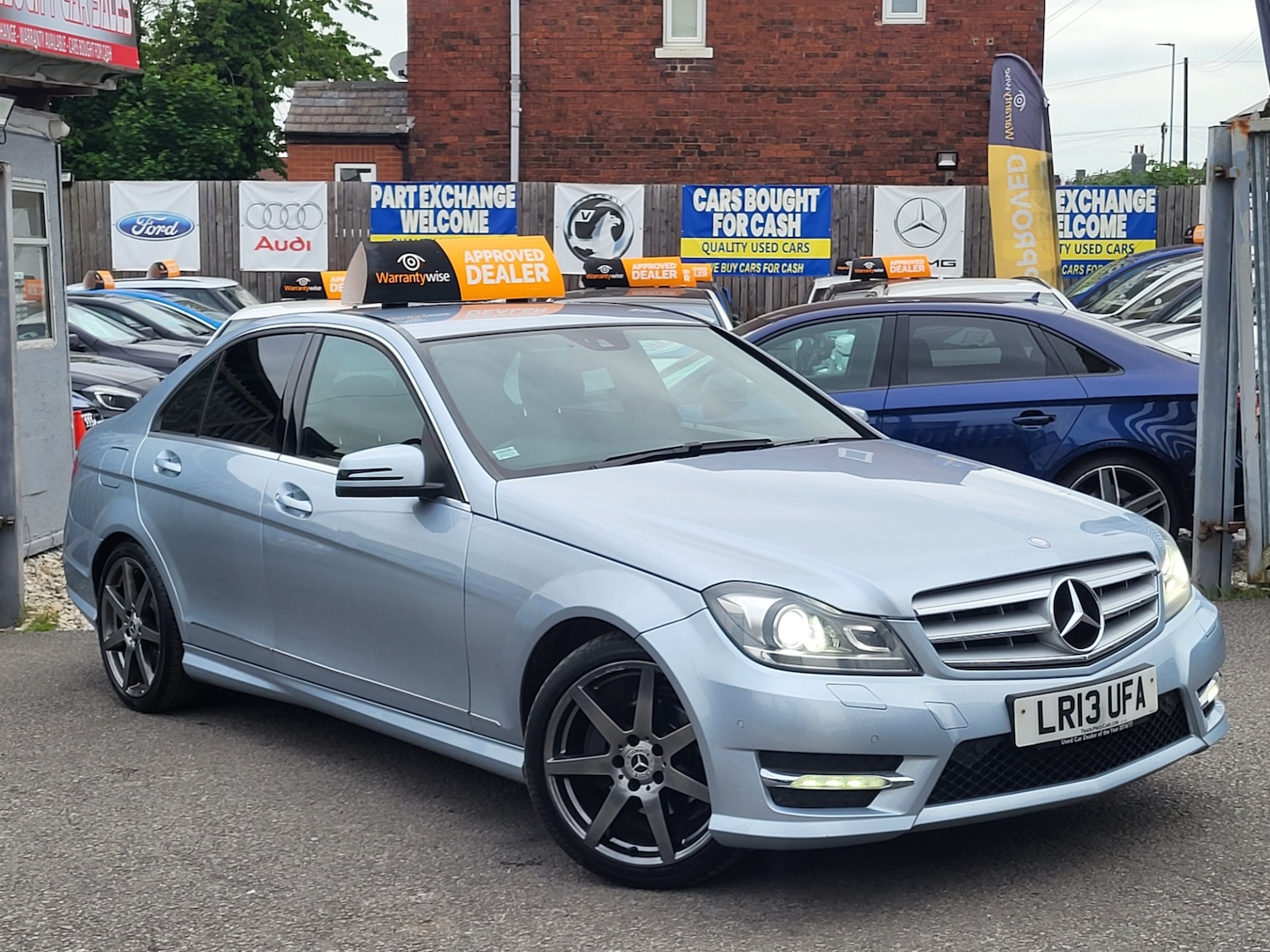 Used Mercedes-Benz C Class 2013 for sale - 76258119: Photo 1