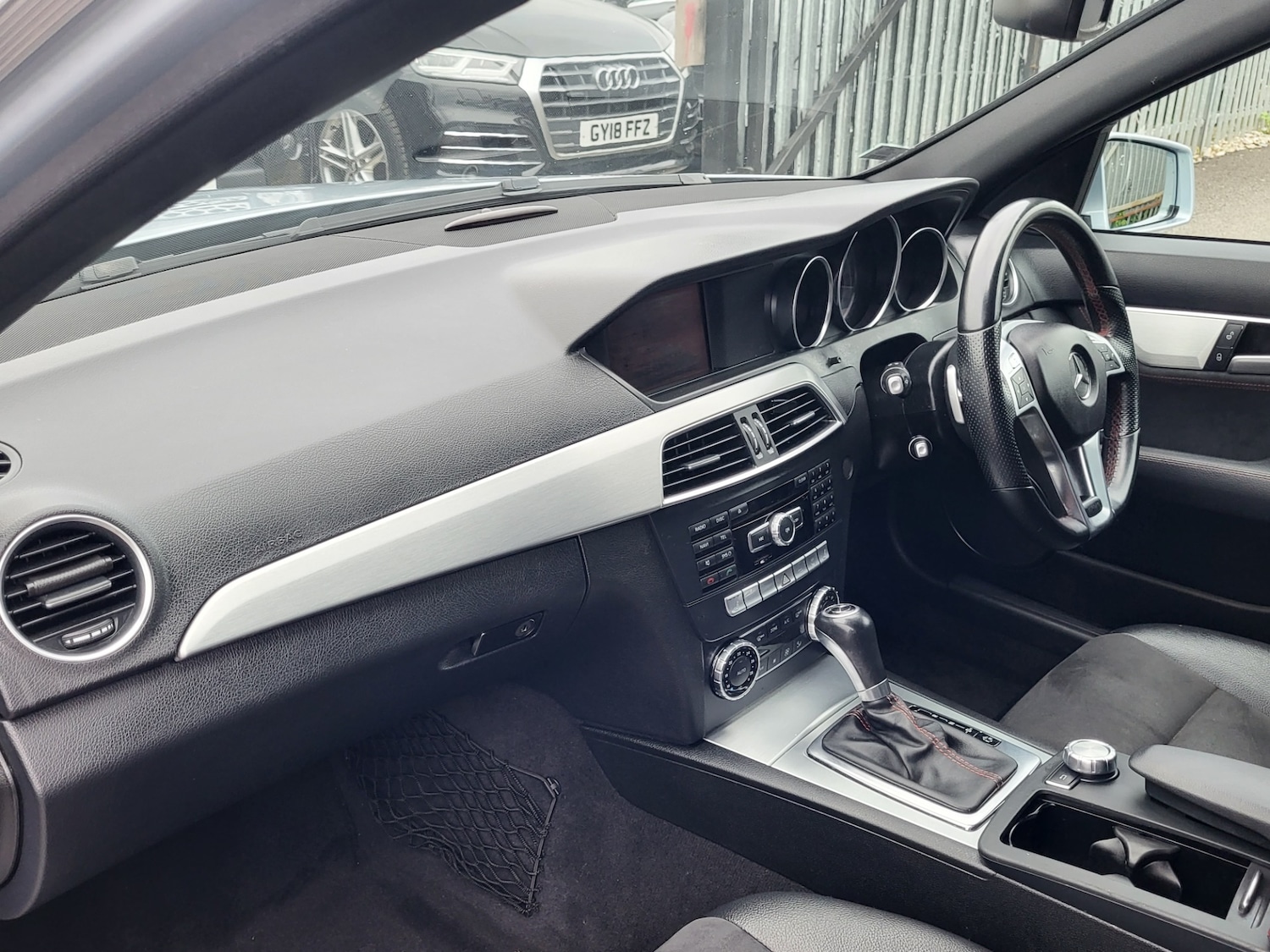 Used Mercedes-Benz C Class 2013 for sale - 76258119: Photo 8