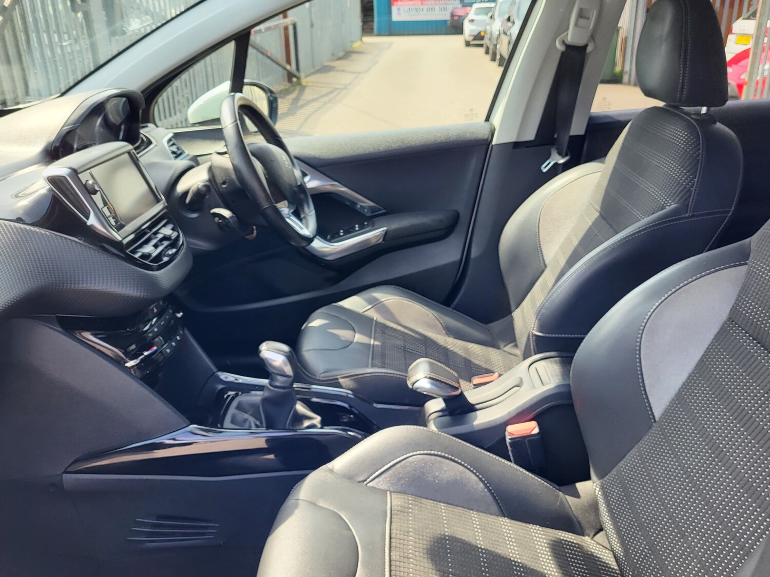 Used Peugeot 2008 2018 for sale - 76258127: Photo 18