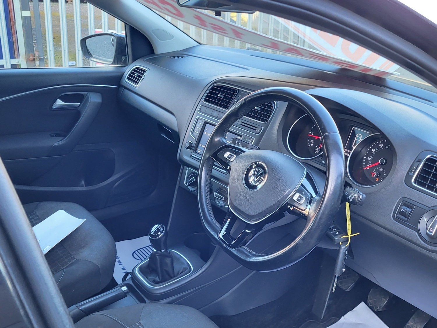 Used Volkswagen Polo 2015 for sale - 76263135: Photo 6
