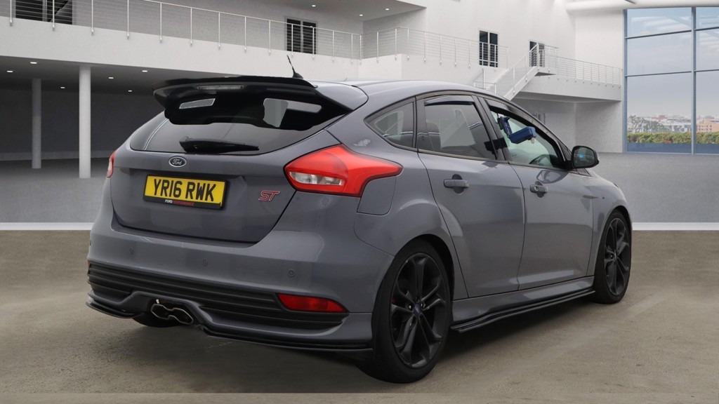 Used Ford Focus 2016 for sale - 76415327: Photo 3