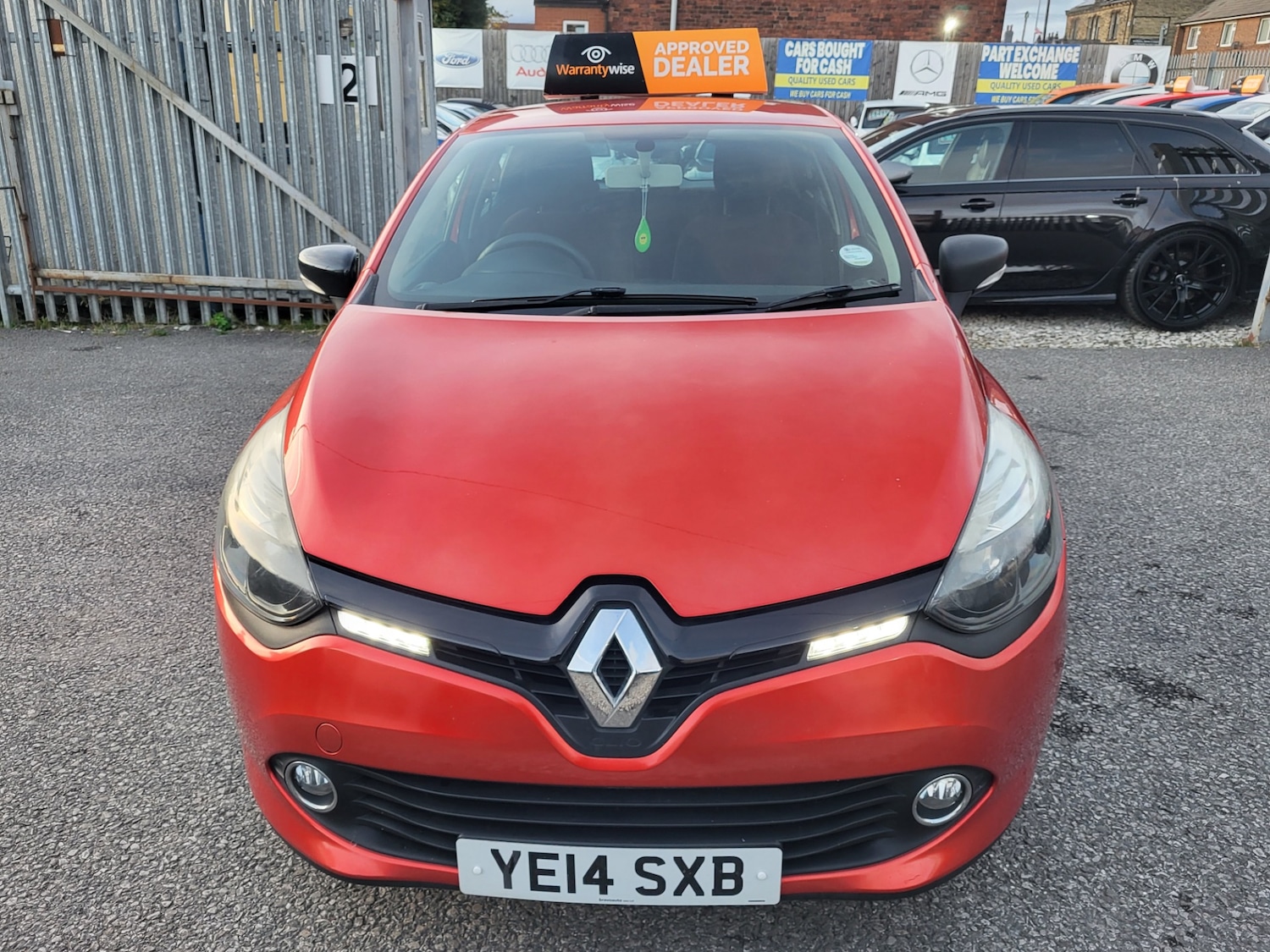 Used Renault Clio 2014 for sale - 76452008: Photo 2