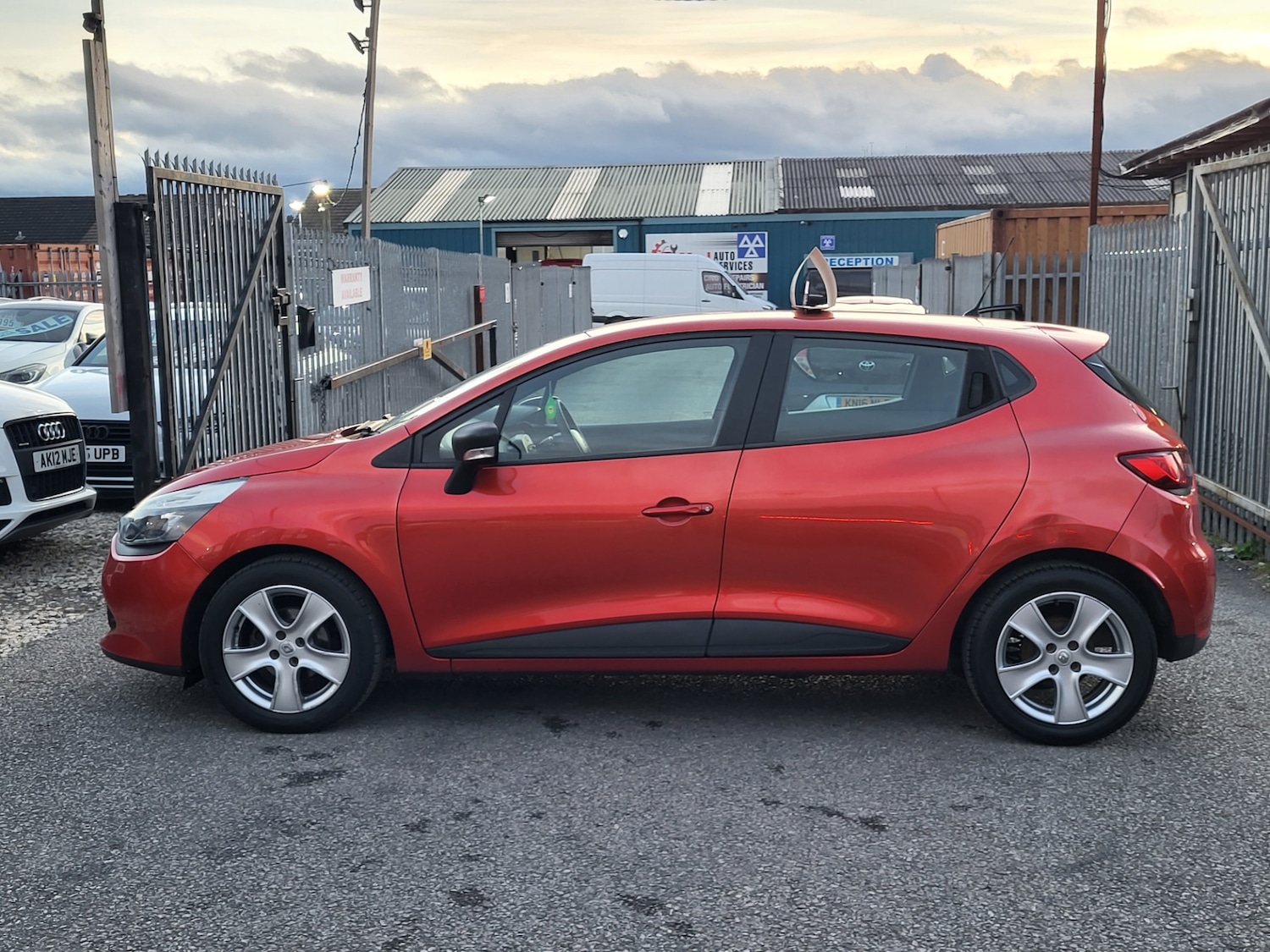 Used Renault Clio 2014 for sale - 76452008: Photo 5