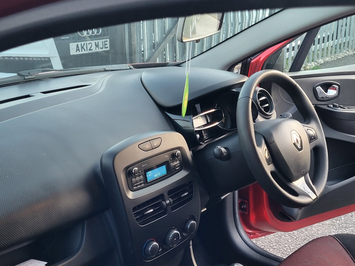 Used Renault Clio 2014 for sale - 76452008: Photo 7