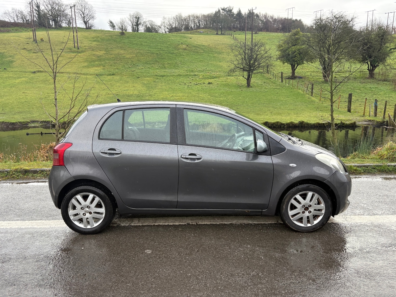 Used Toyota Yaris 2007 for sale - 77460564: Photo 2