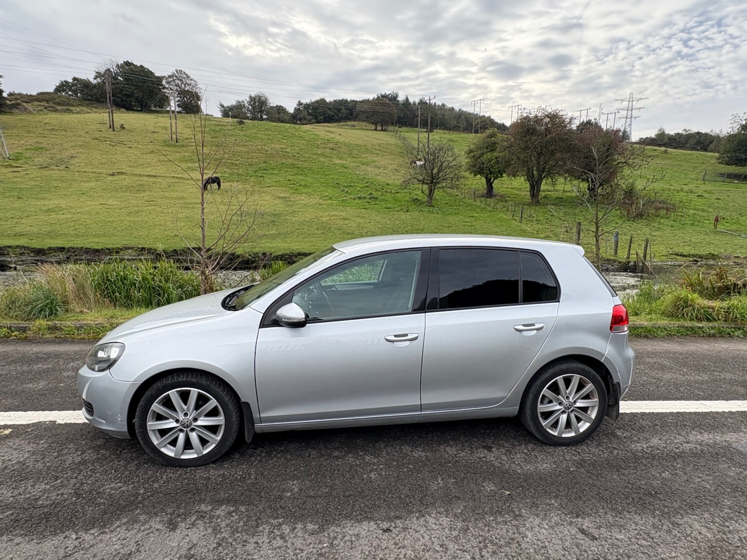 Used Volkswagen Golf 2011 for sale - 76126437: Photo 2