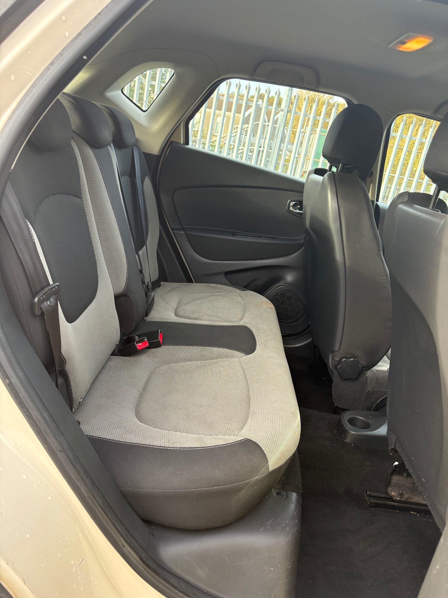 Used Renault Captur 2014 for sale - 76402879: Photo 6