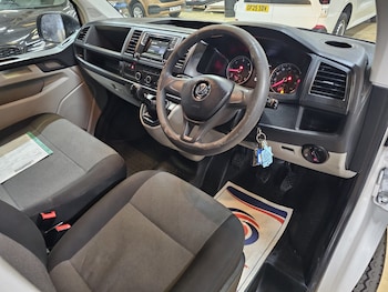 Used Volkswagen Transporter 2019 for sale - 79070174: Photo