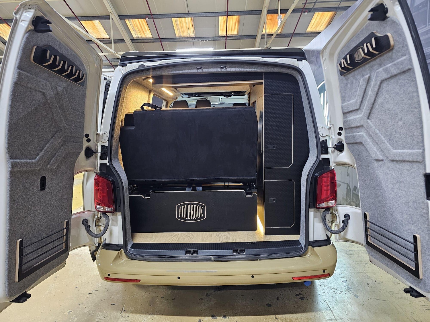 Used Volkswagen Transporter 2023 for sale - 76899455: Photo 14