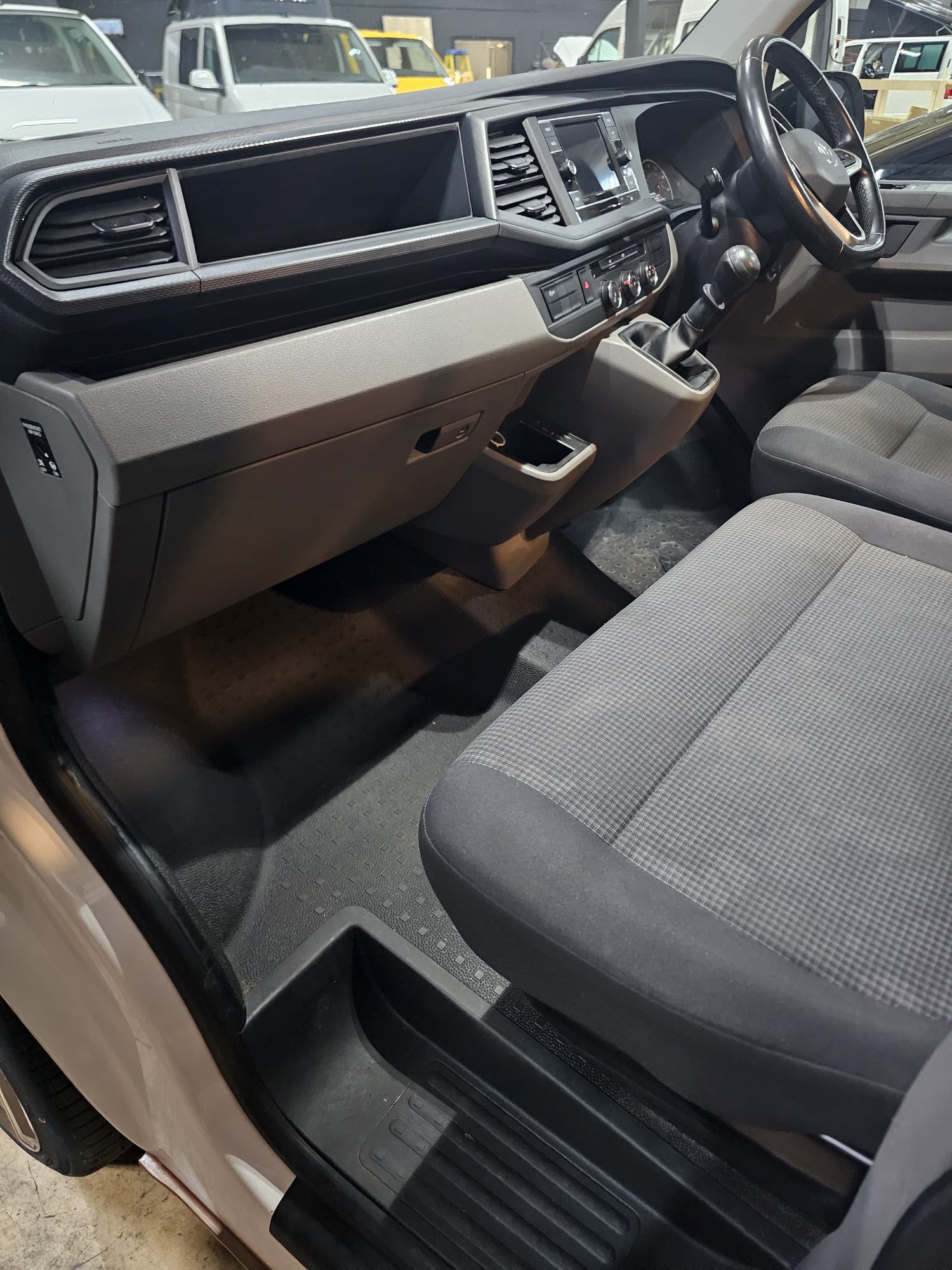 Used Volkswagen Transporter 2021 for sale - 77137385: Photo 24